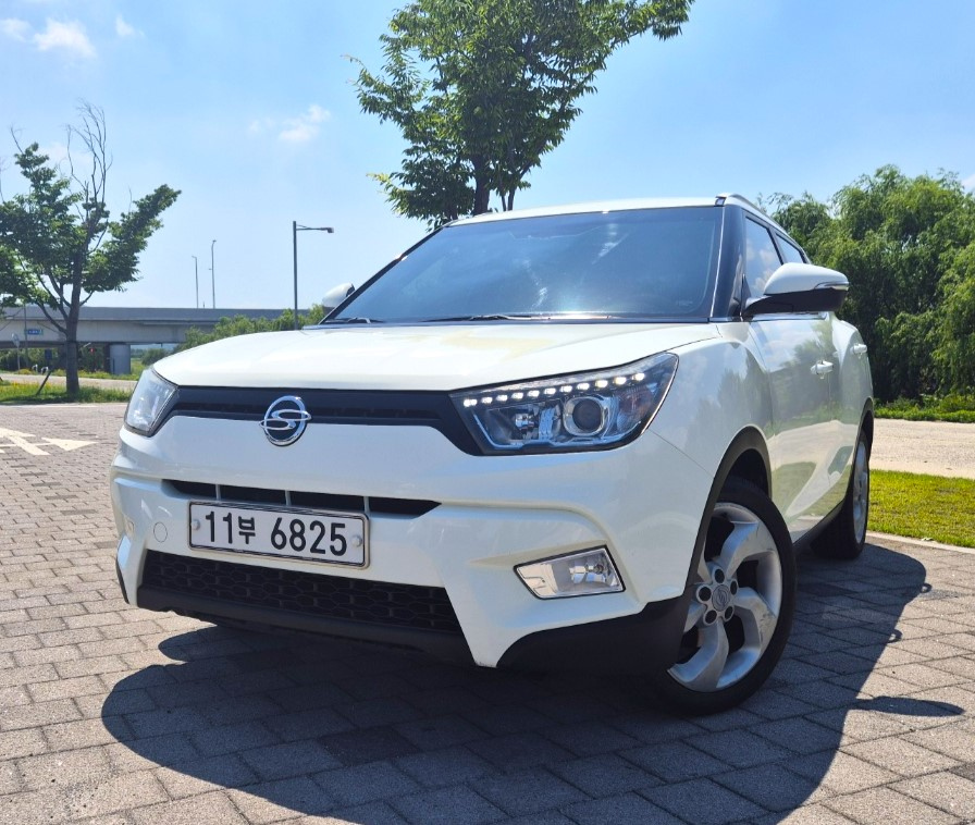 SSANGYONG TIVOLI 2015