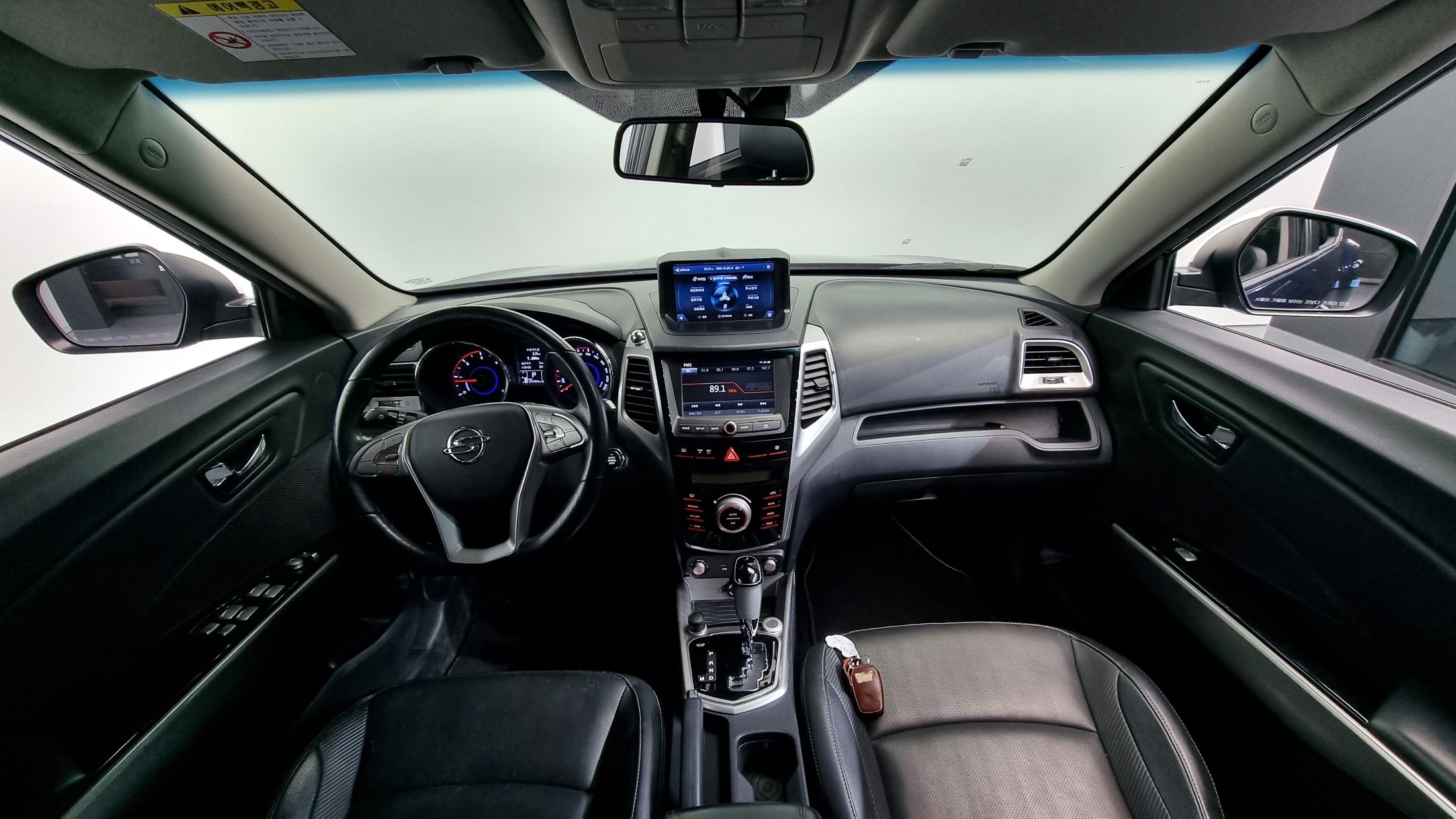SSANGYONG TIVOLI 2015