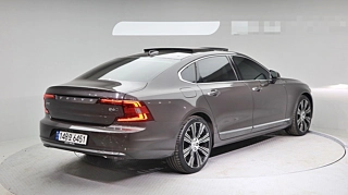 VOLVO S90 2023