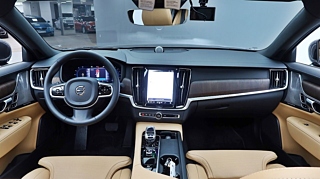 VOLVO S90 2023