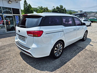 KIA CARNIVAL 2018