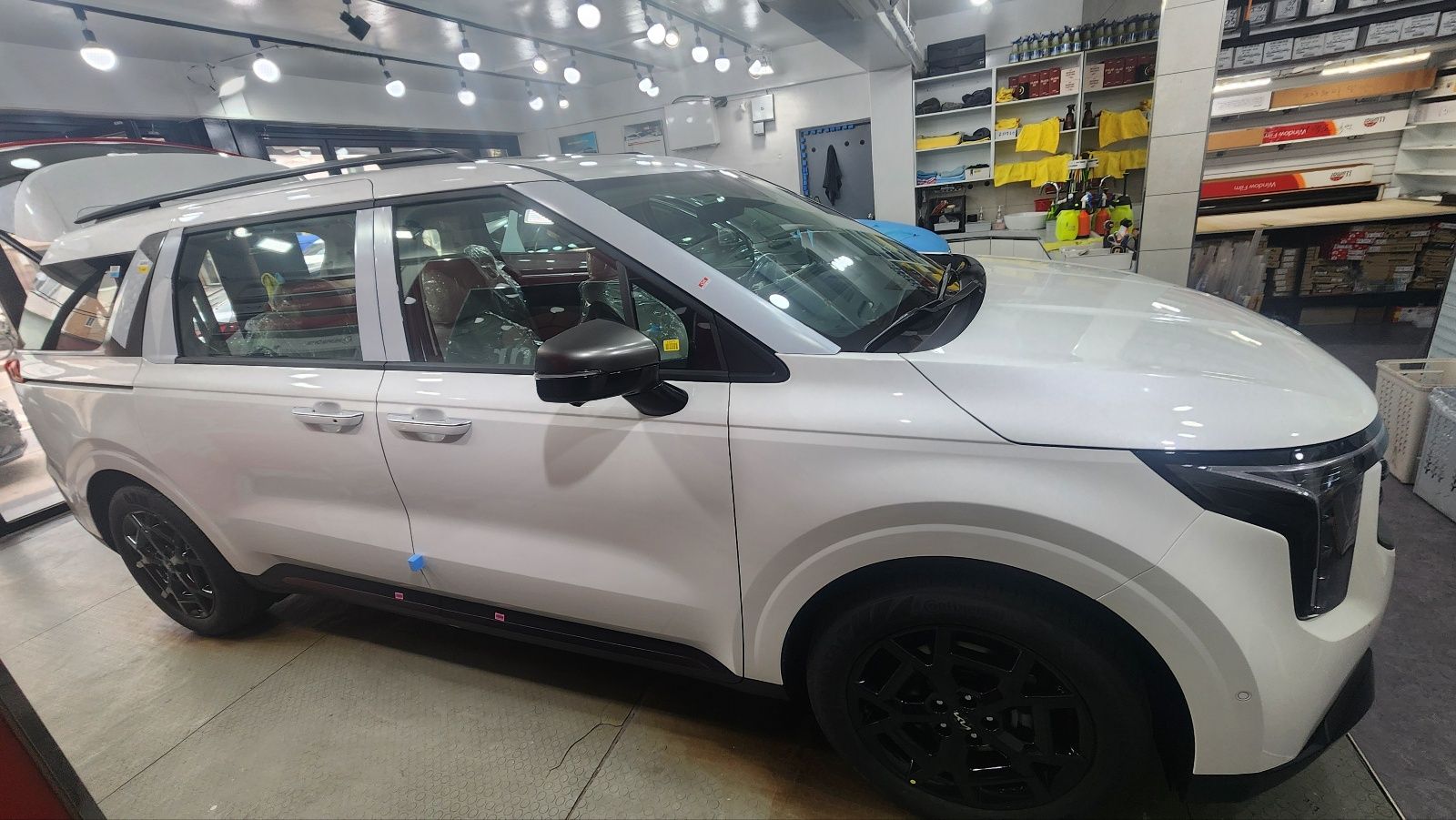 KIA CARNIVAL