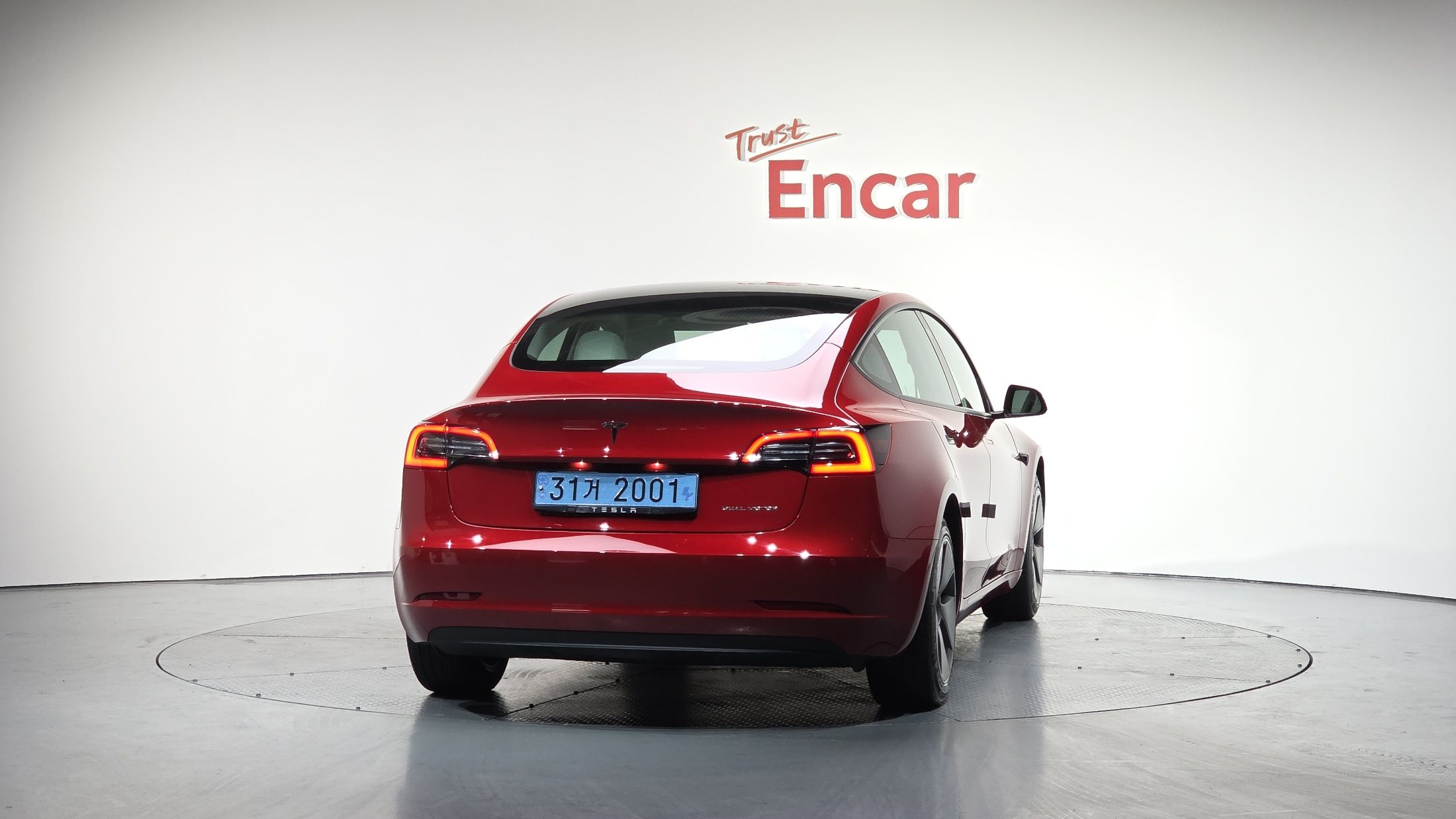 TESLA MODEL 3