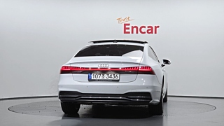 AUDI A7 4K 2023