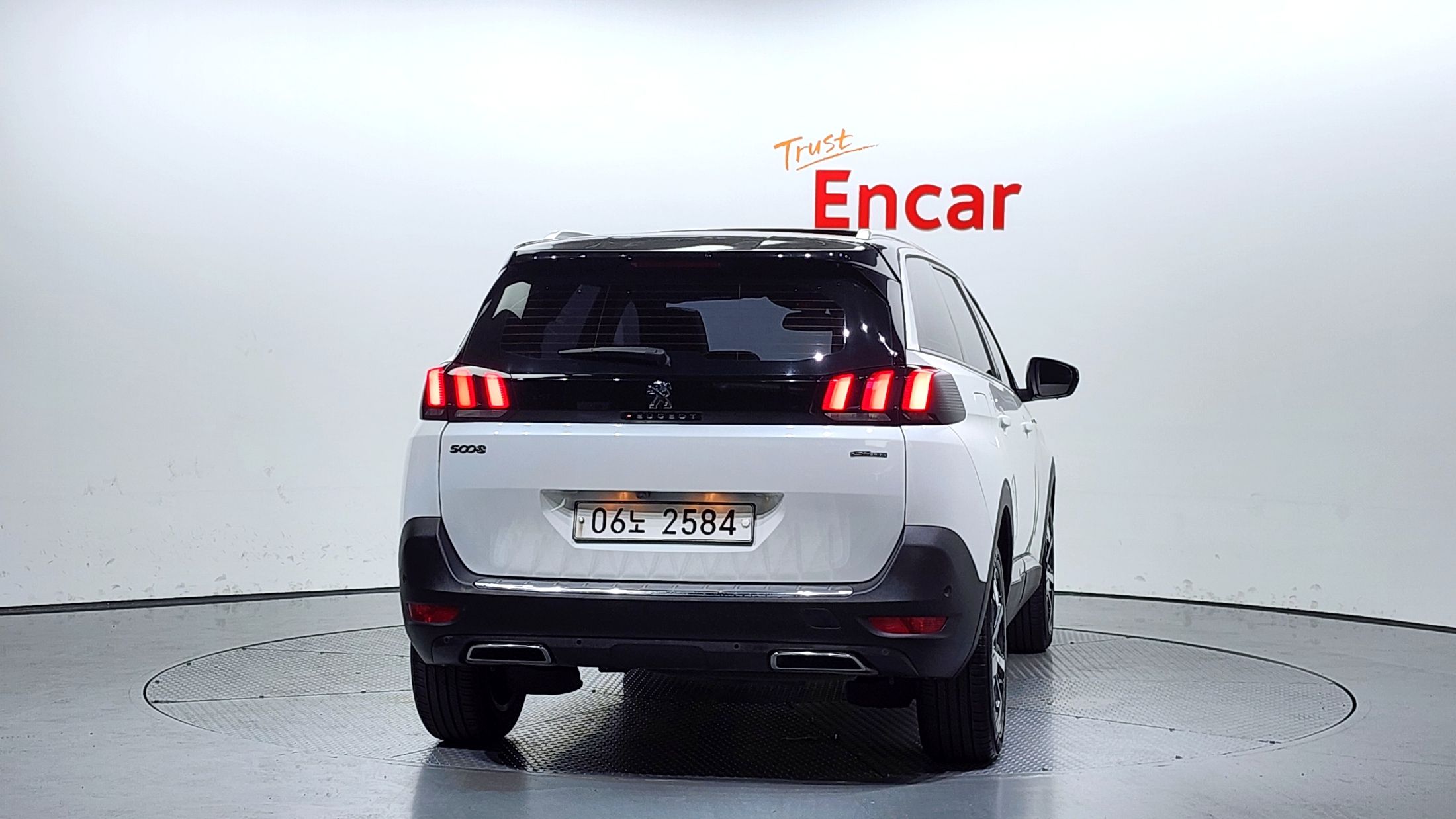 PEUGEOT 5008