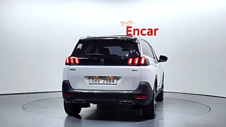 PEUGEOT 5008 2018