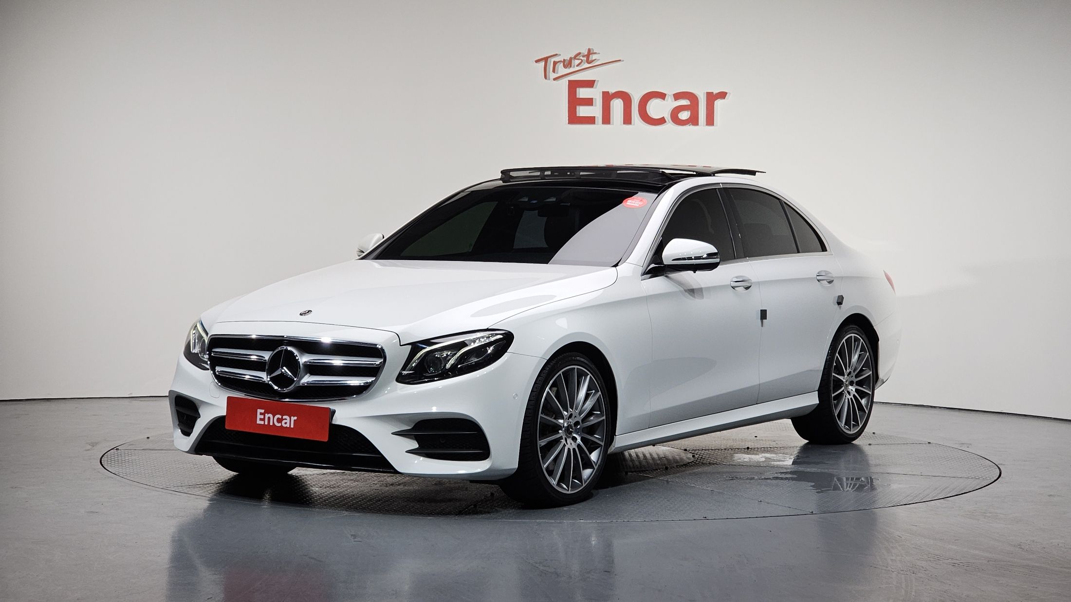 MERCEDES BENZ E-CLASS W213 2017