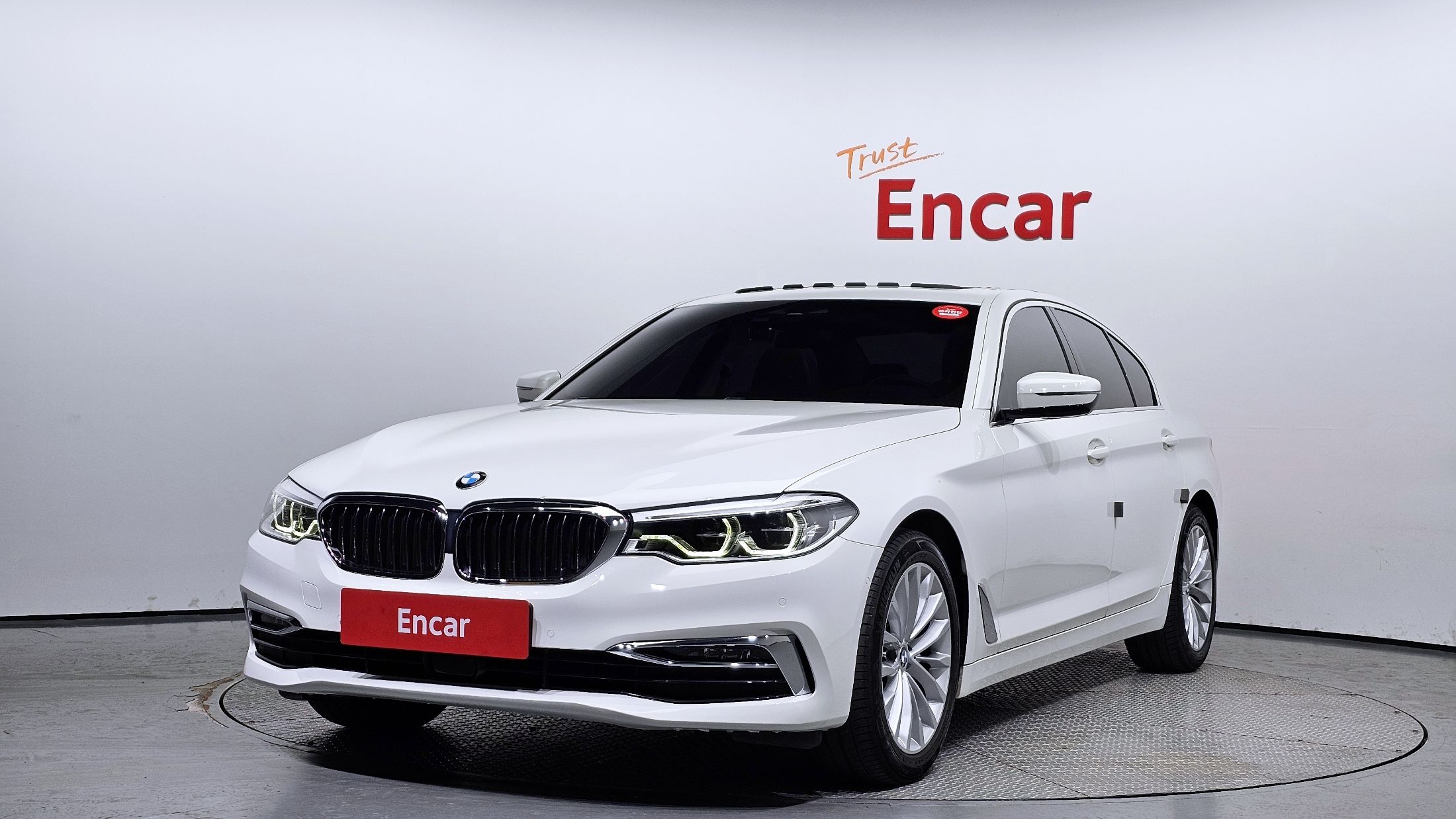 BMW 5-SERIES G30 2019