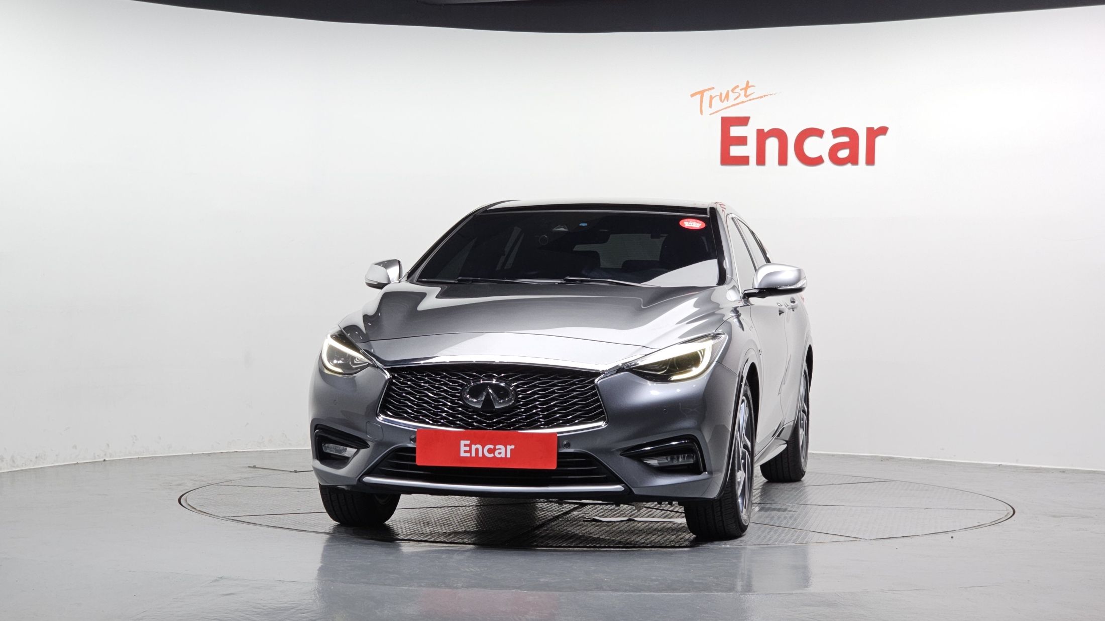 INFINITI Q30 2019