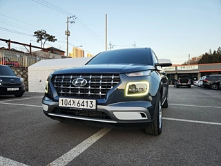 HYUNDAI VENUE