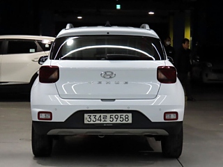 HYUNDAI VENUE