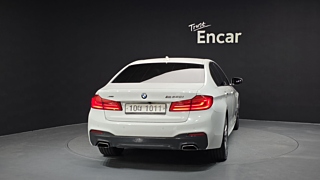 BMW 5-SERIES G30 2017