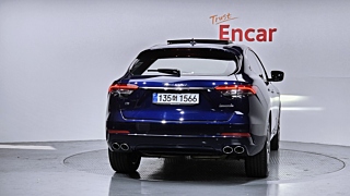 MASERATI LEVANTE 2021