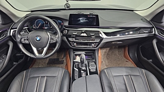 BMW 5-SERIES G30 2019