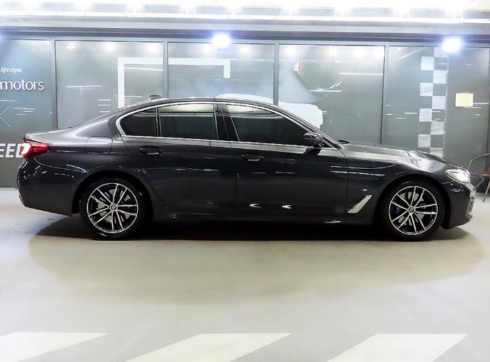 BMW 5-SERIES G30 2023