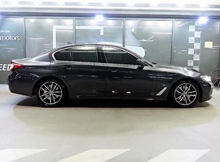 BMW 5-SERIES G30 2023