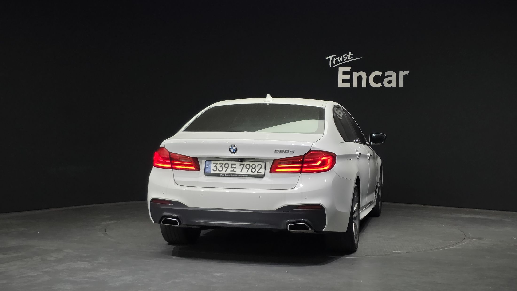 BMW 5-SERIES G30 2017