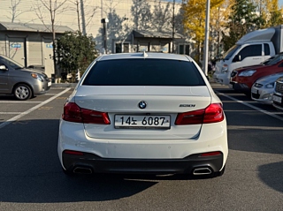 BMW 5-SERIES G30 2017