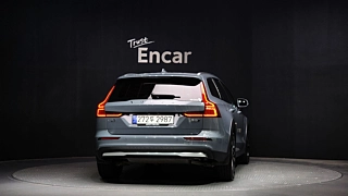 VOLVO V60 CROSS COUNTRY 2023