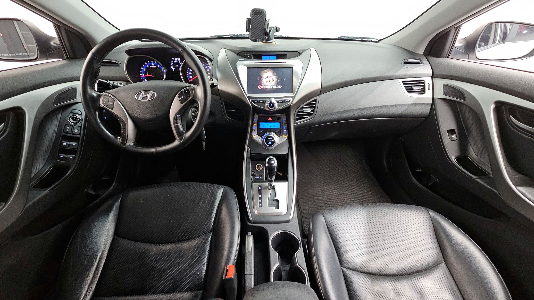 HYUNDAI AVANTE MD 2012