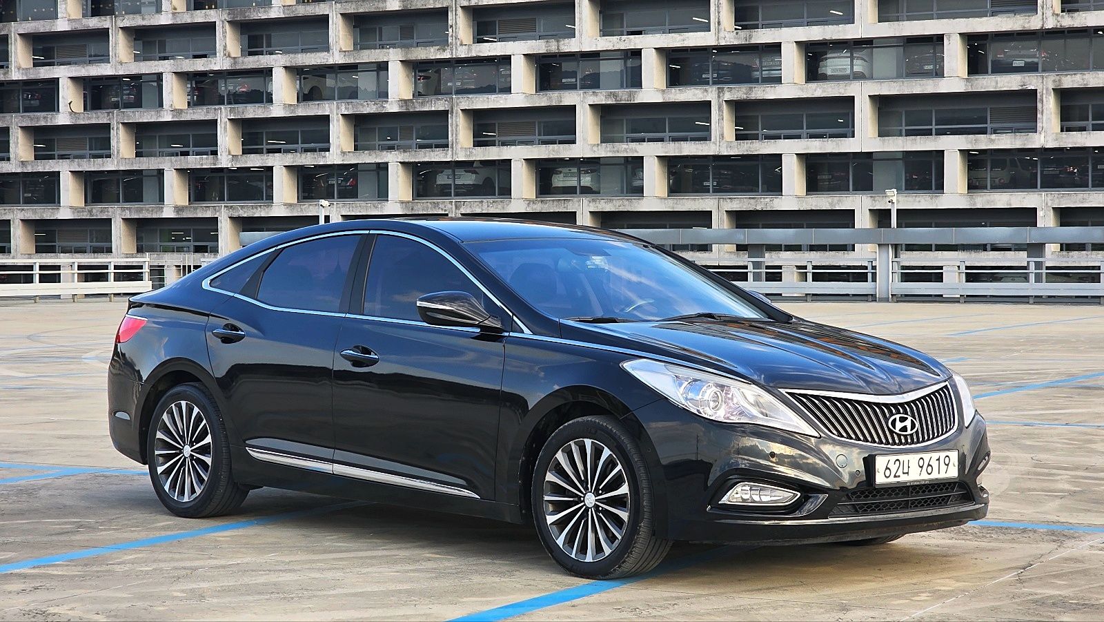 HYUNDAI GRANDEUR HG 2014