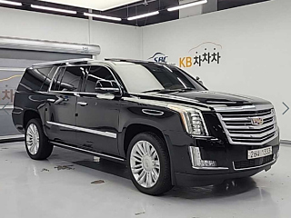 CADILLAC ESCALADE 2018