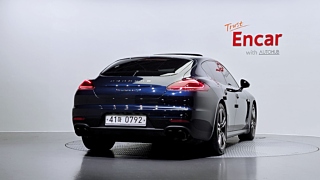 PORSCHE PANAMERA 2016
