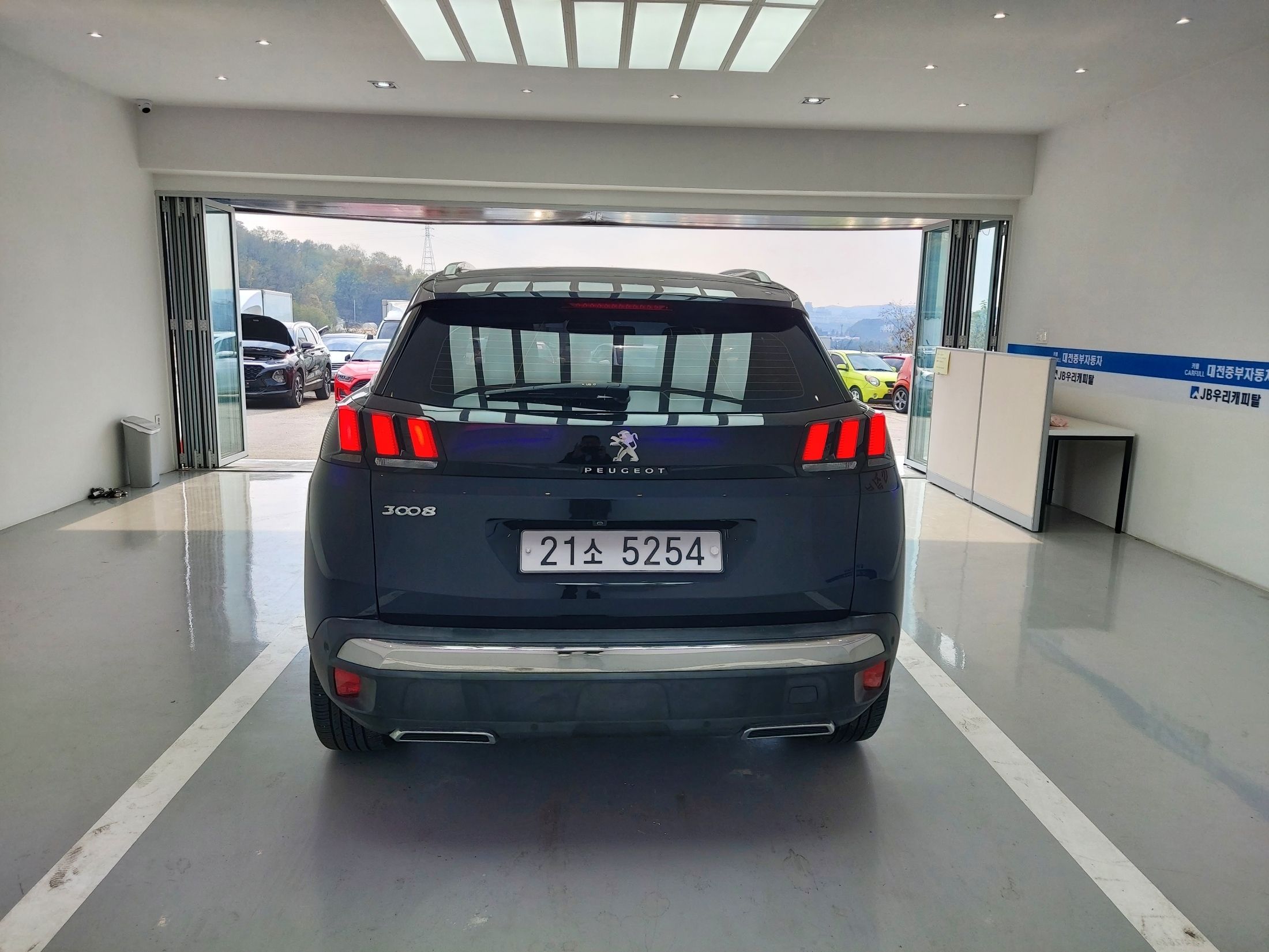 PEUGEOT 3008