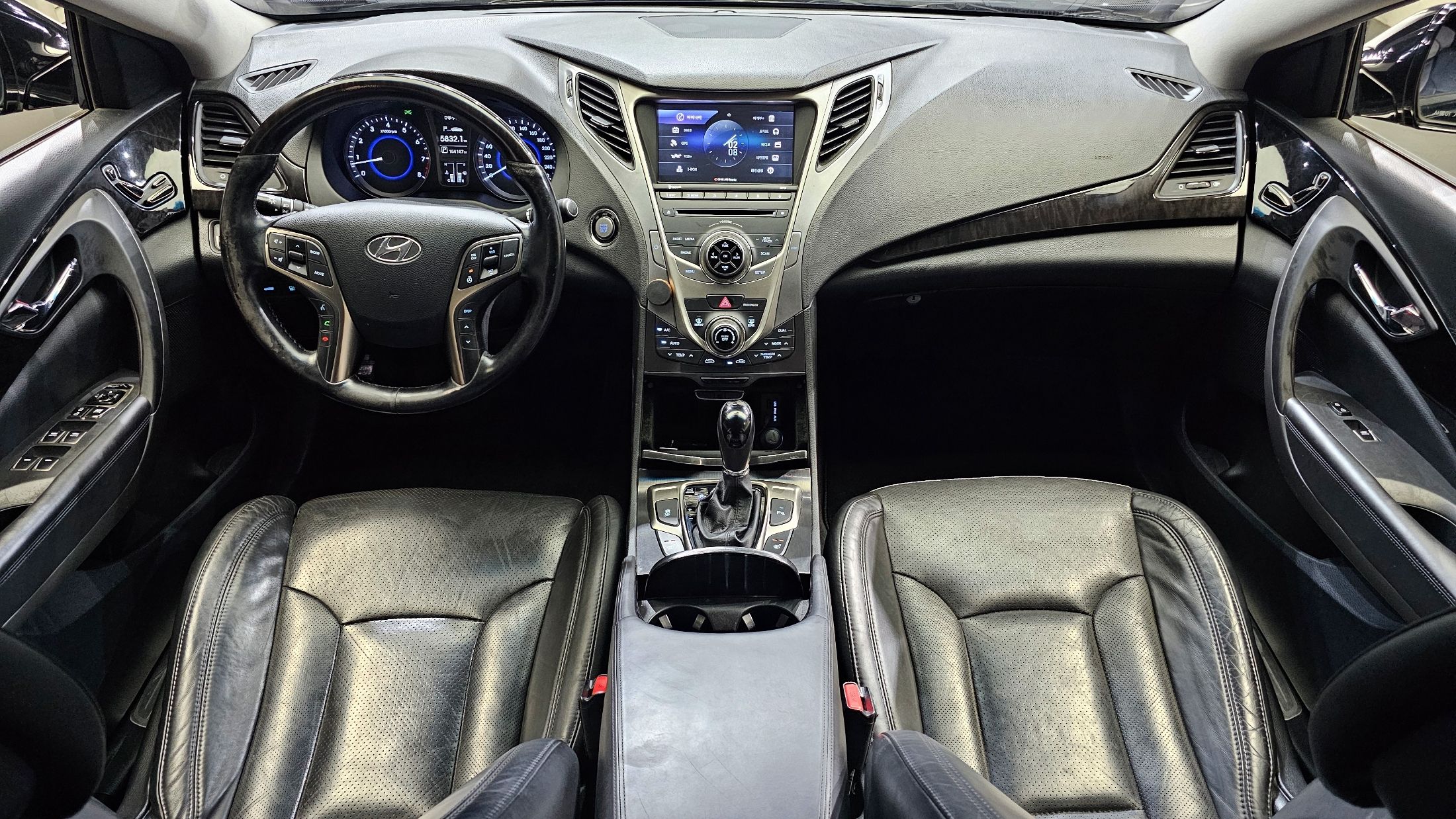 HYUNDAI GRANDEUR HG 2014