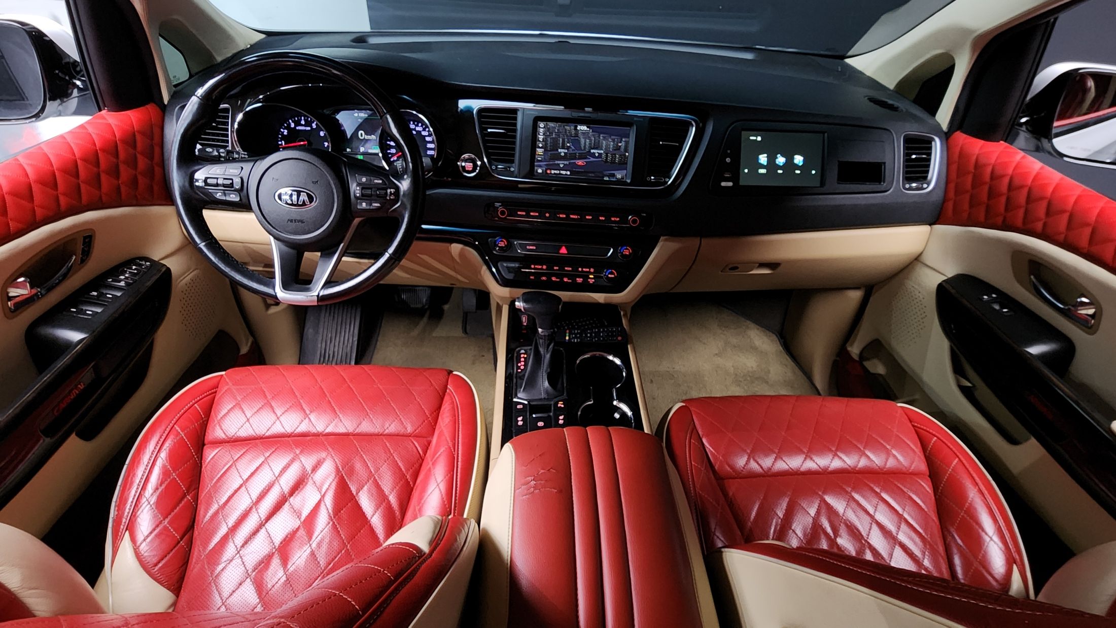 KIA CARNIVAL 2018