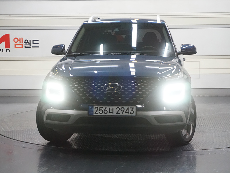 HYUNDAI VENUE