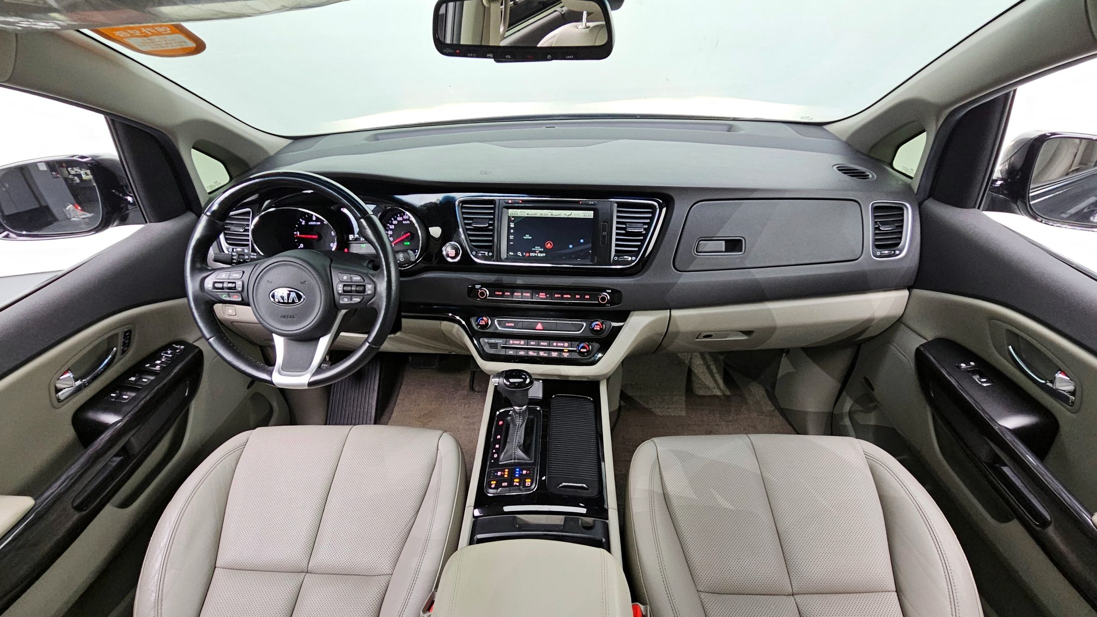 KIA CARNIVAL 2015