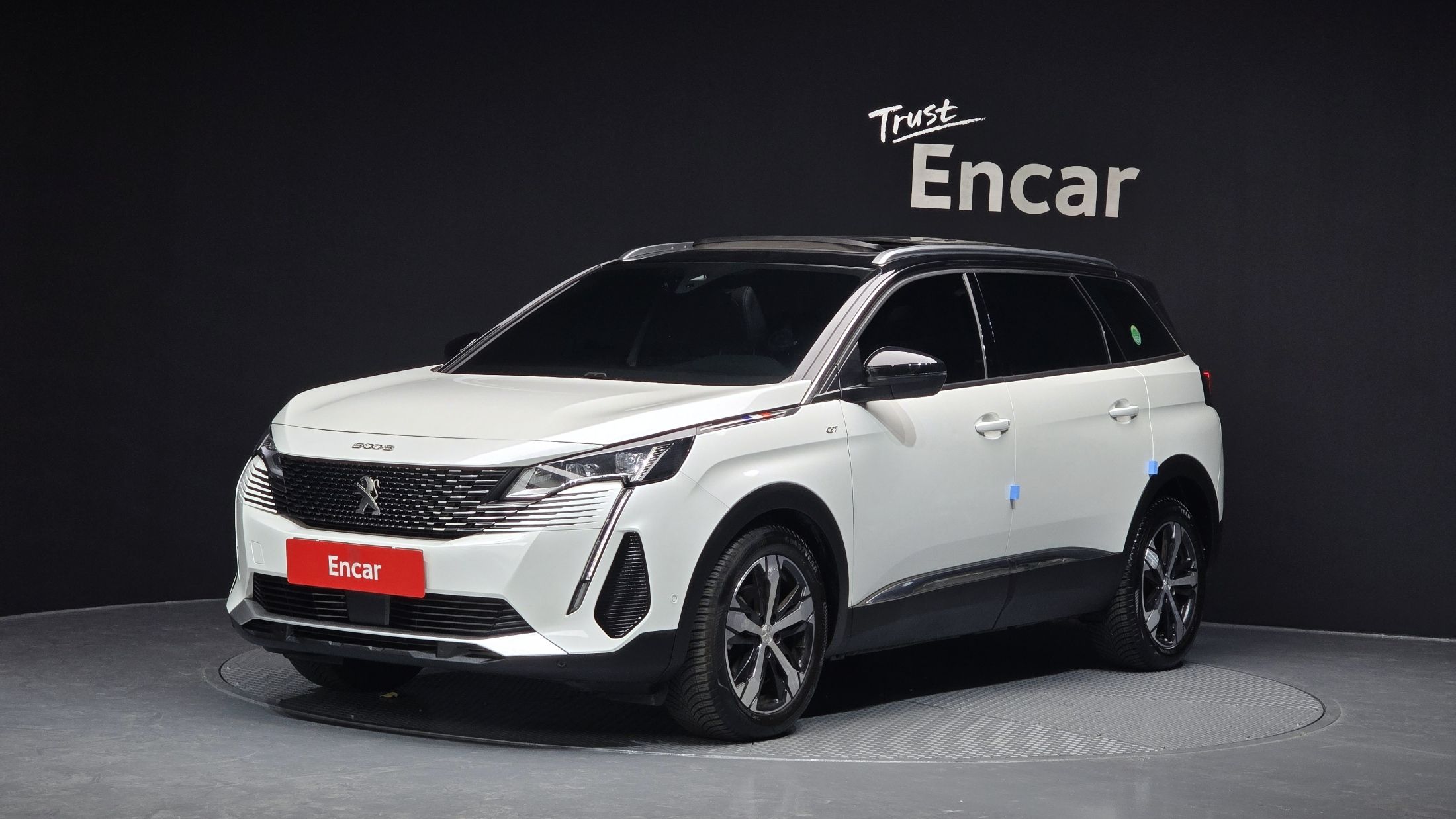 PEUGEOT 5008