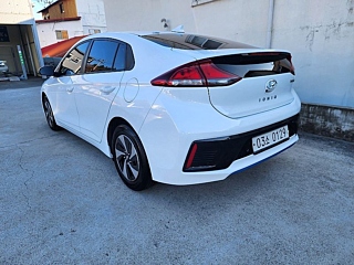 HYUNDAI IONIQ HYBRID 2016