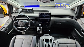HYUNDAI STARIA 2023