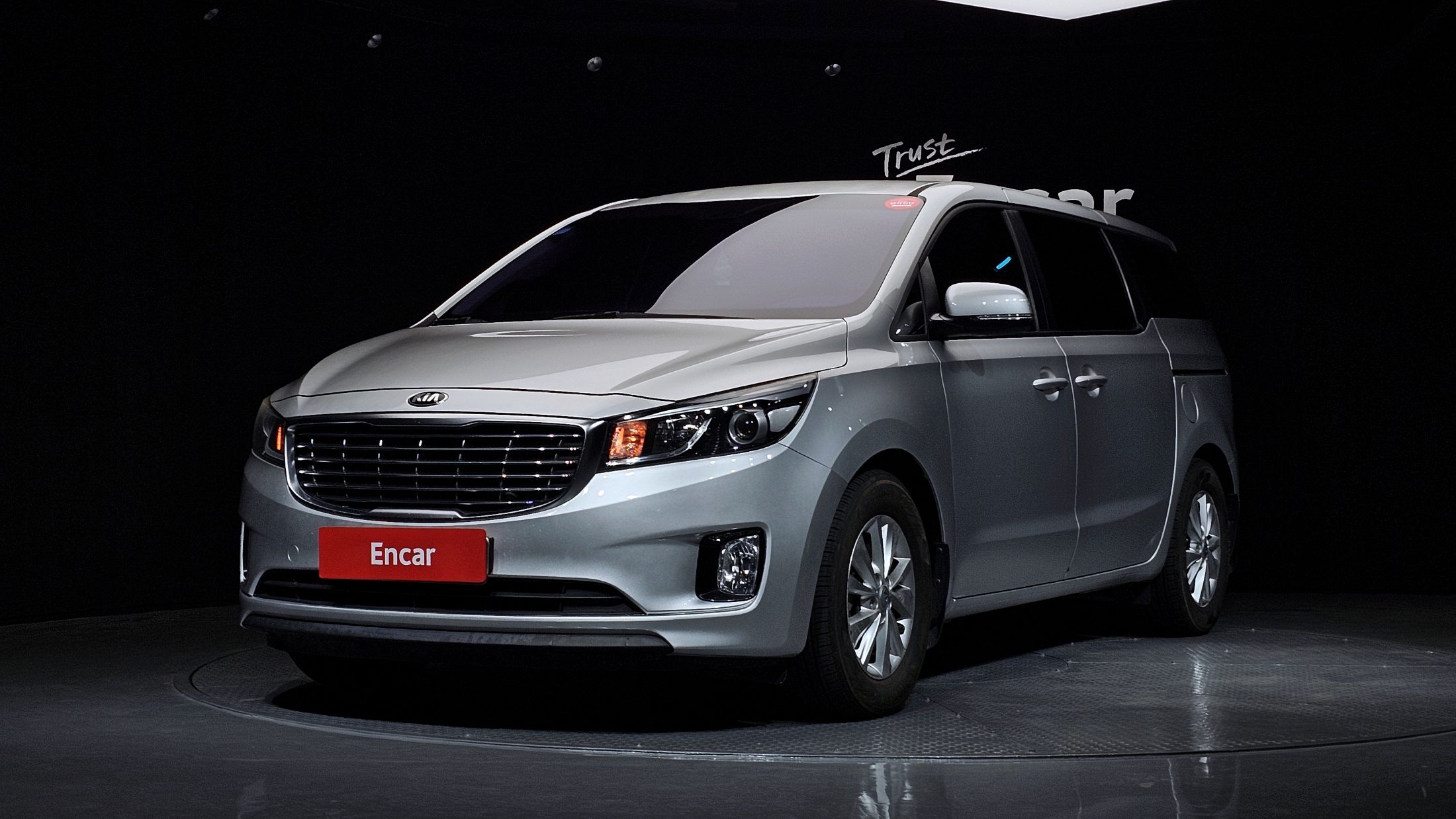 KIA CARNIVAL 2014