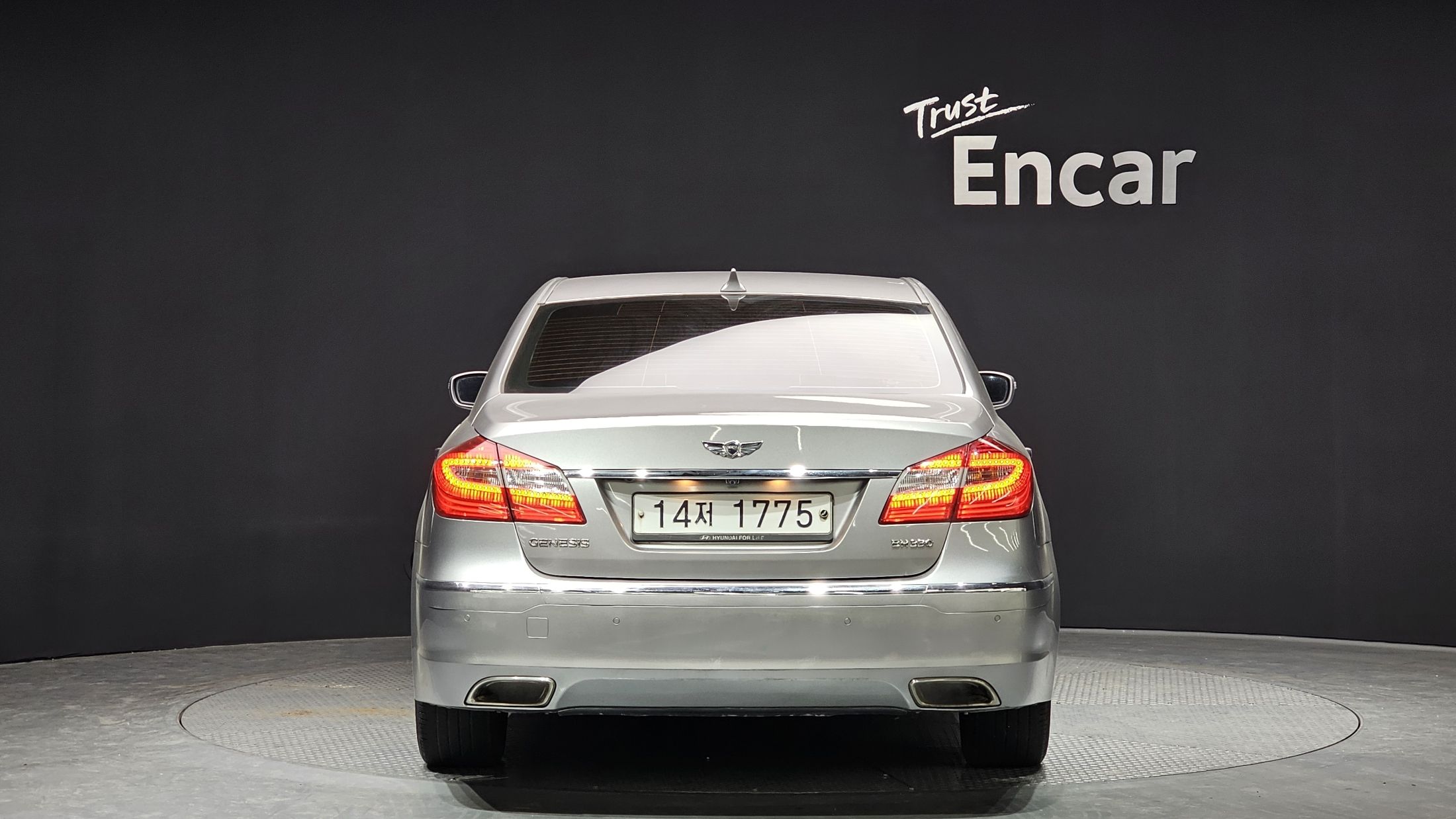 HYUNDAI GENESIS 2011