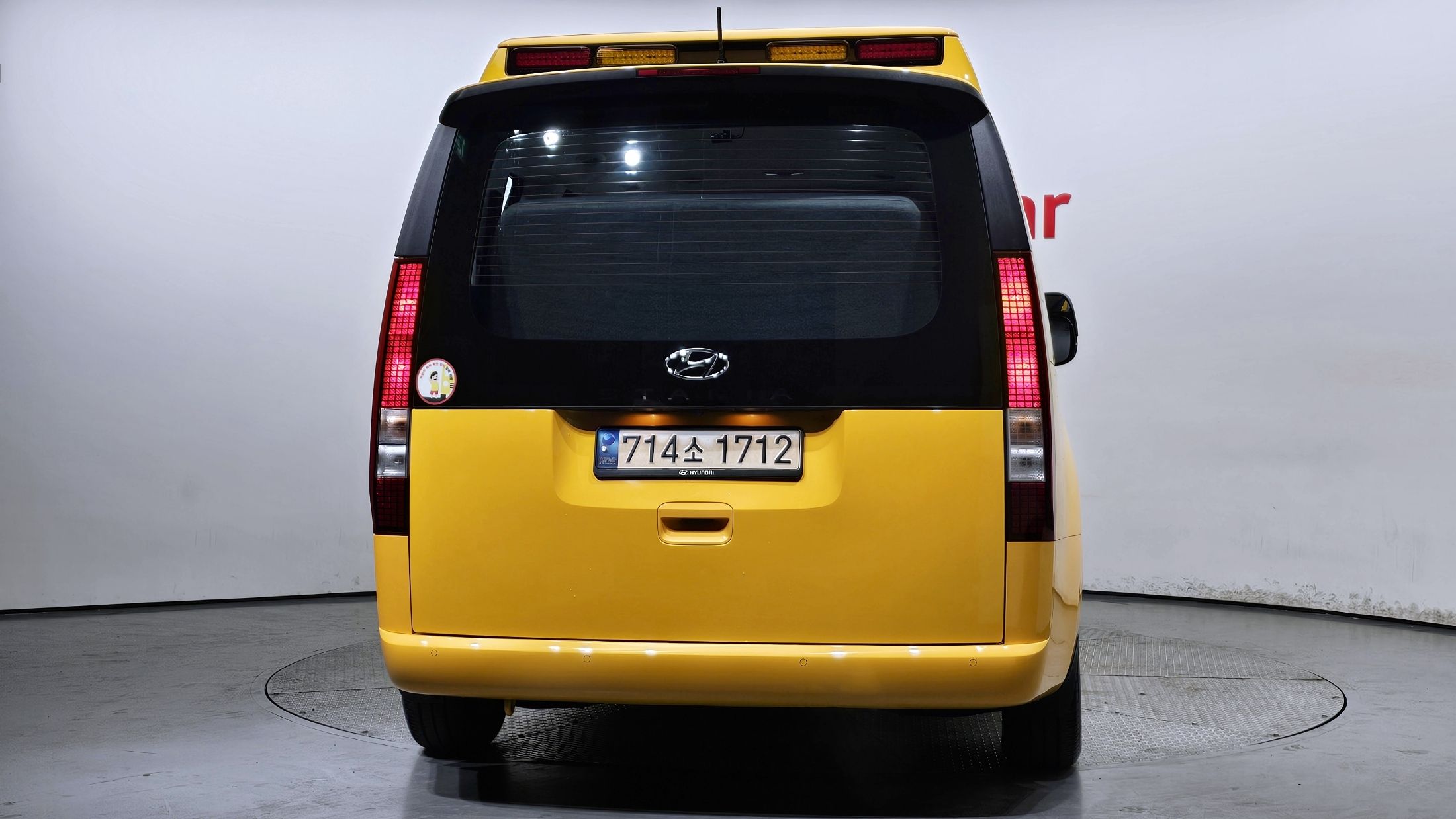 HYUNDAI STARIA 2023