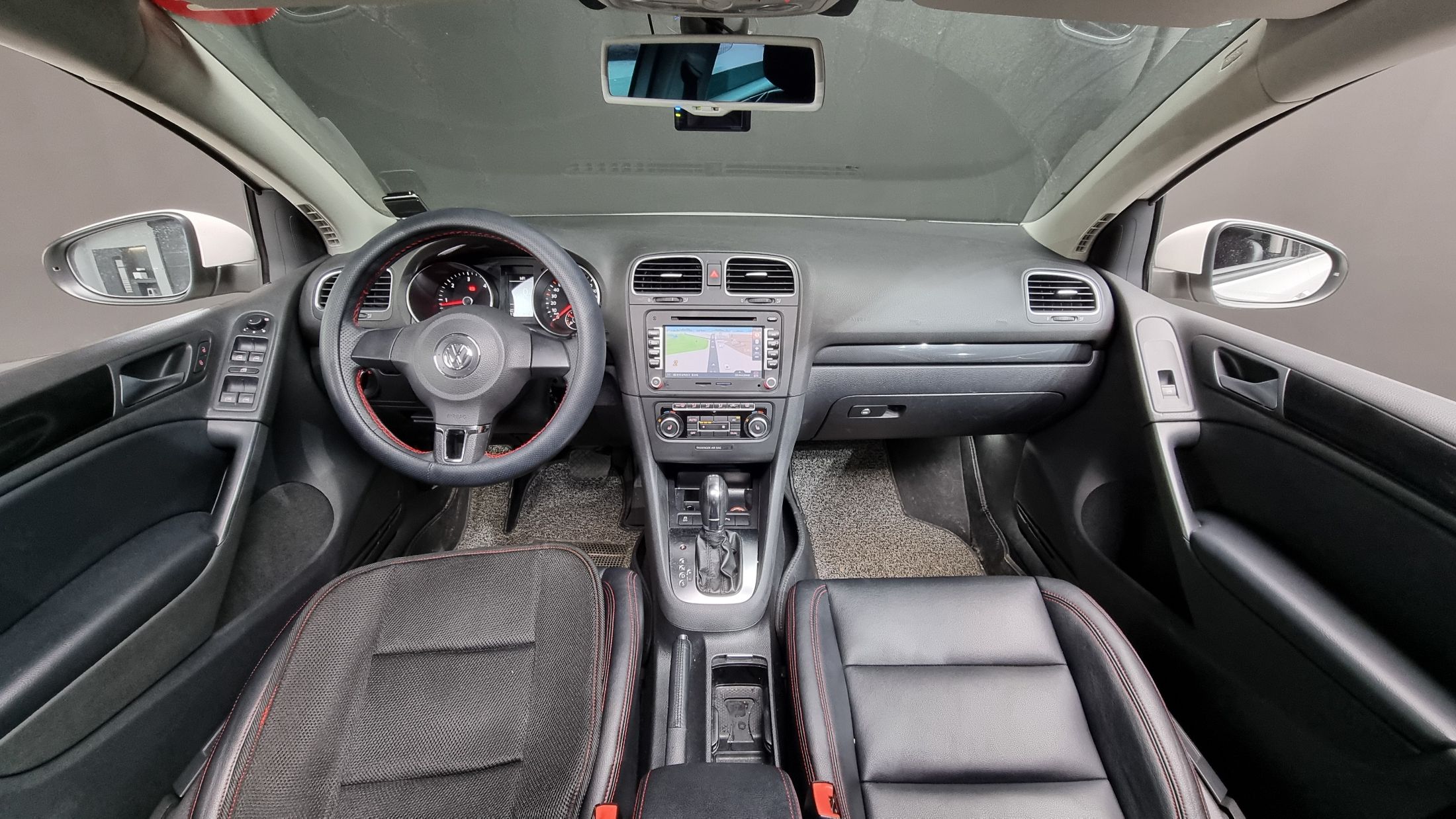 VOLKSWAGEN GOLF 2012
