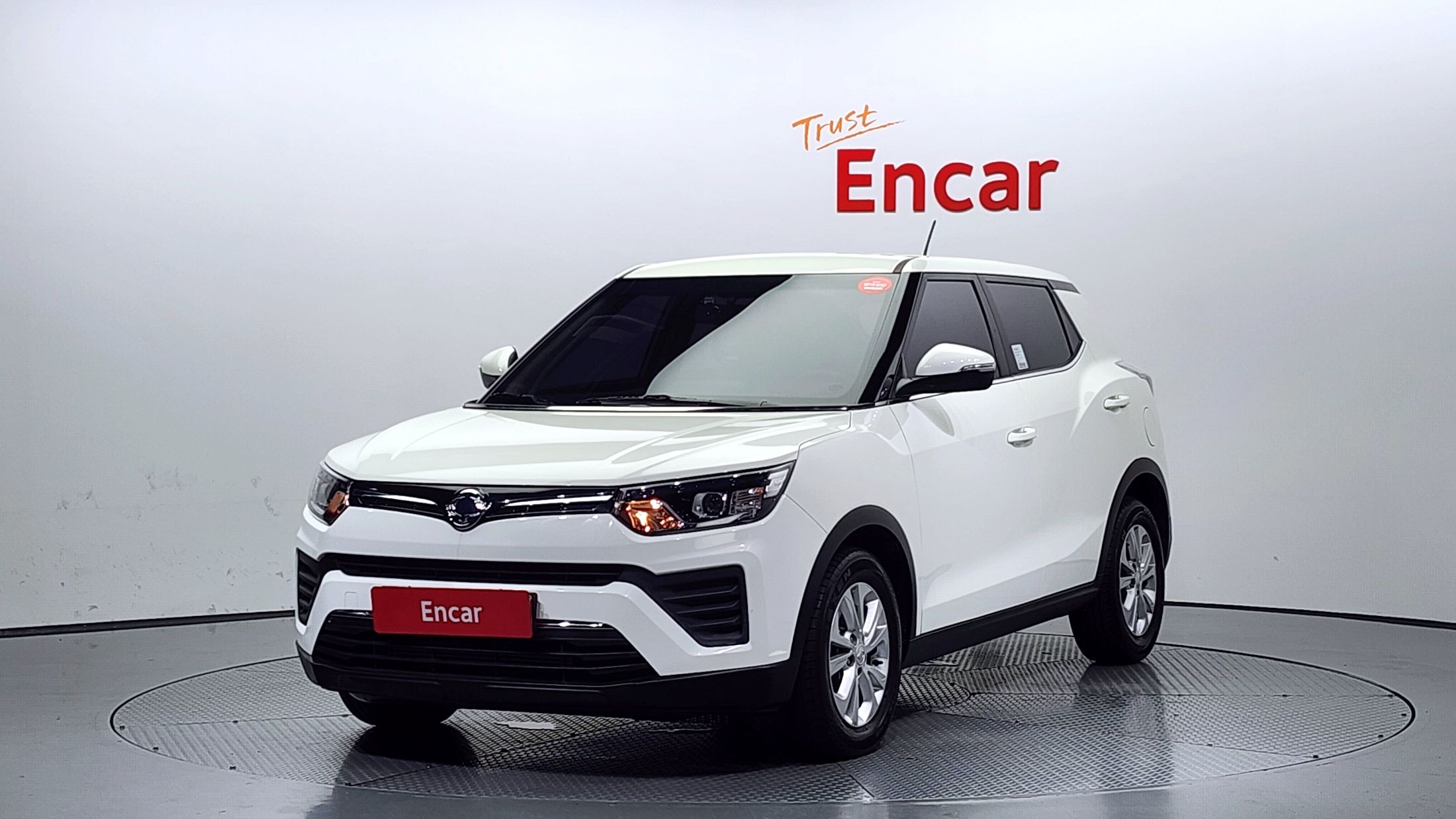 SSANGYONG TIVOLI VERY NEW