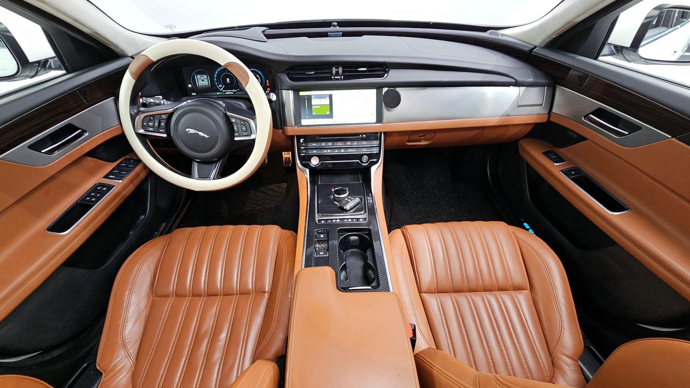 JAGUAR XF X260 2019