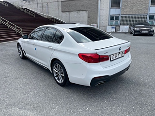BMW 5-SERIES G30 2017