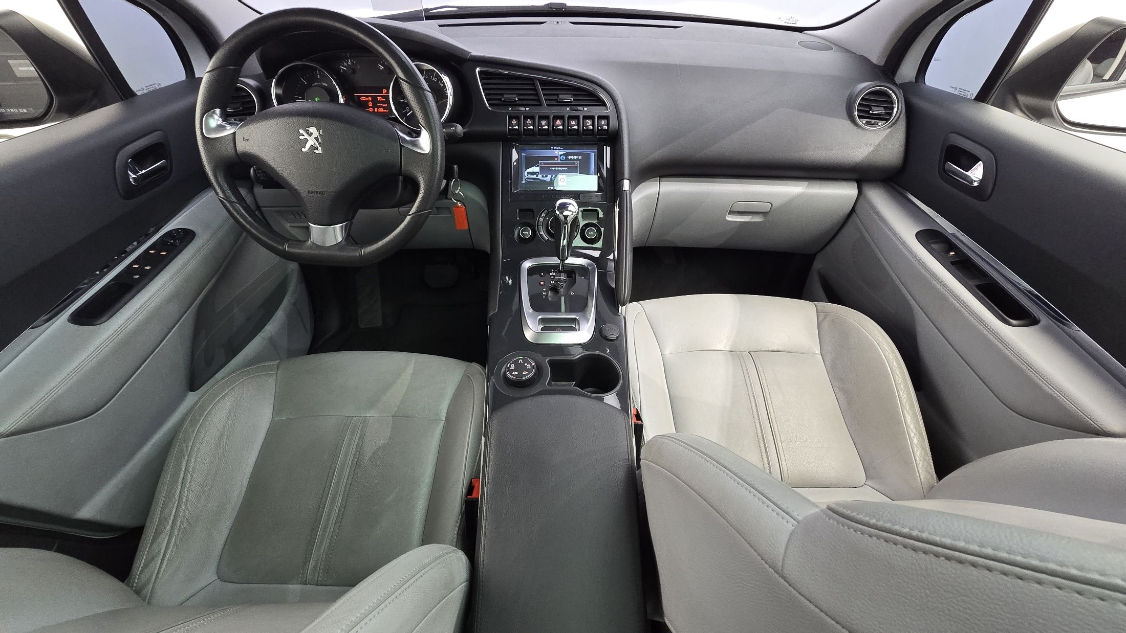 PEUGEOT 3008 2016