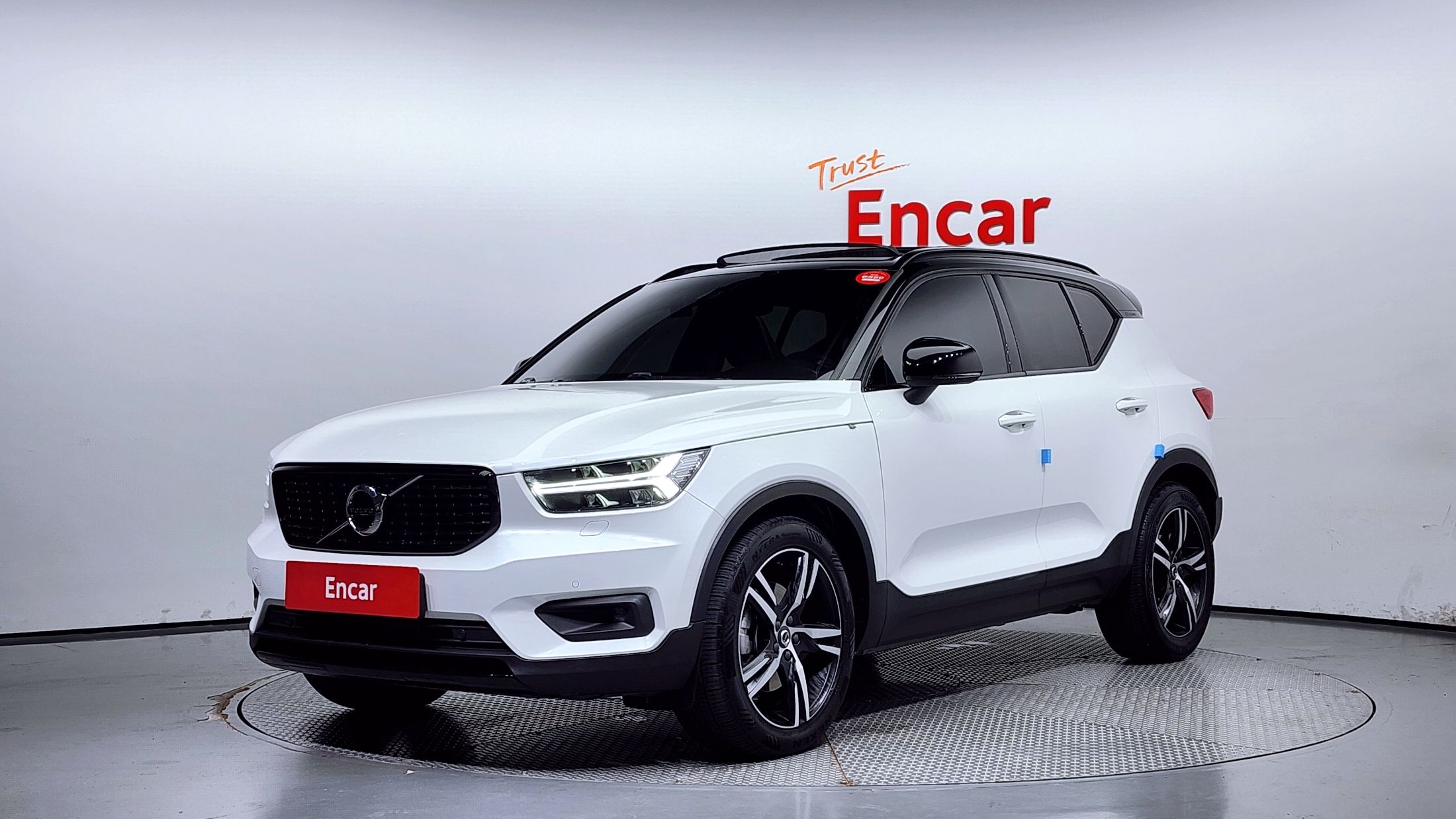 VOLVO XC40 2020