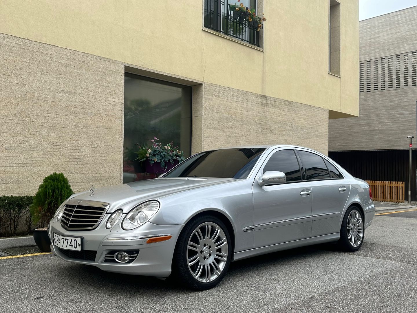 MERCEDES BENZ E-CLASS W211