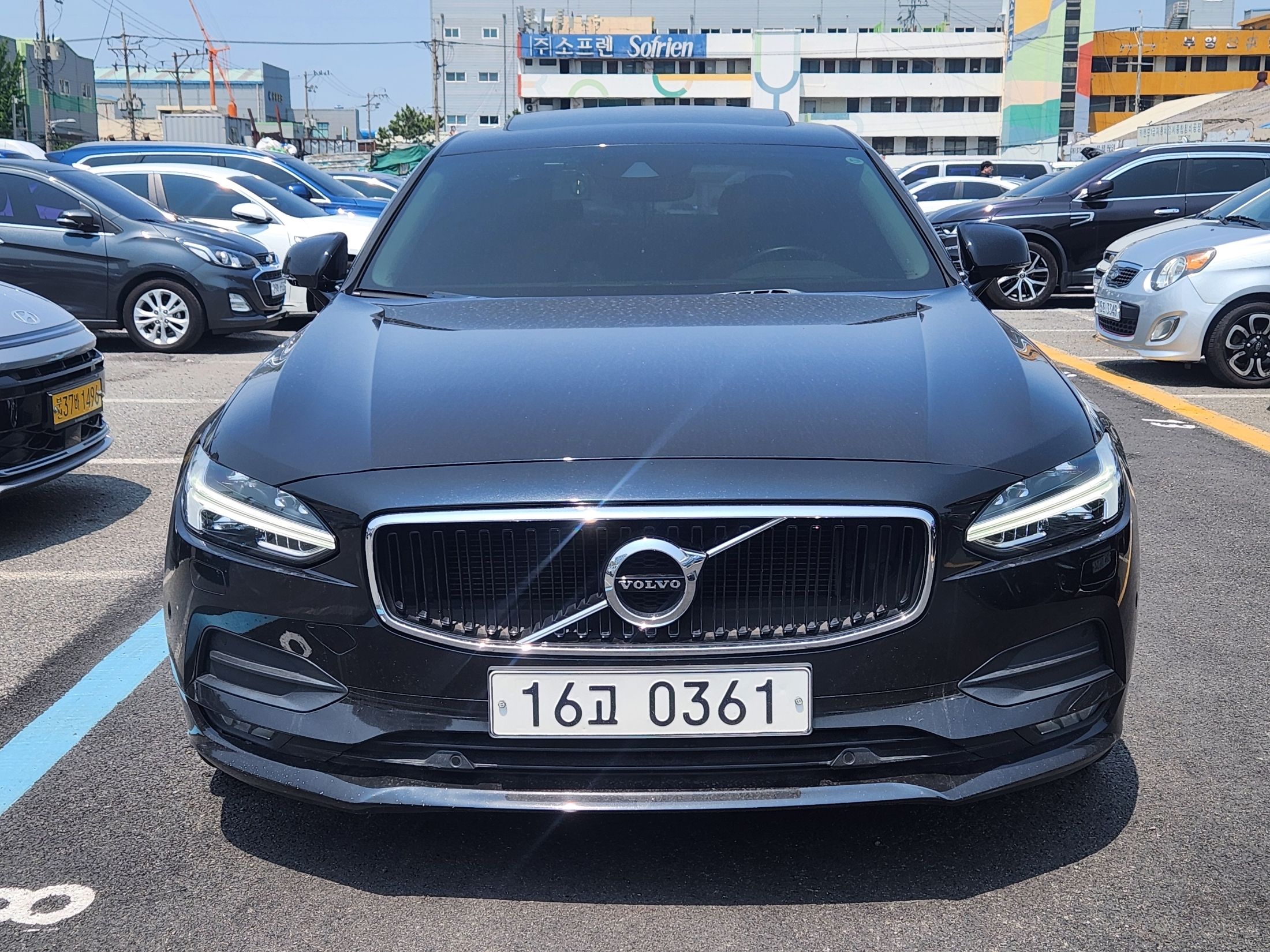 VOLVO S90