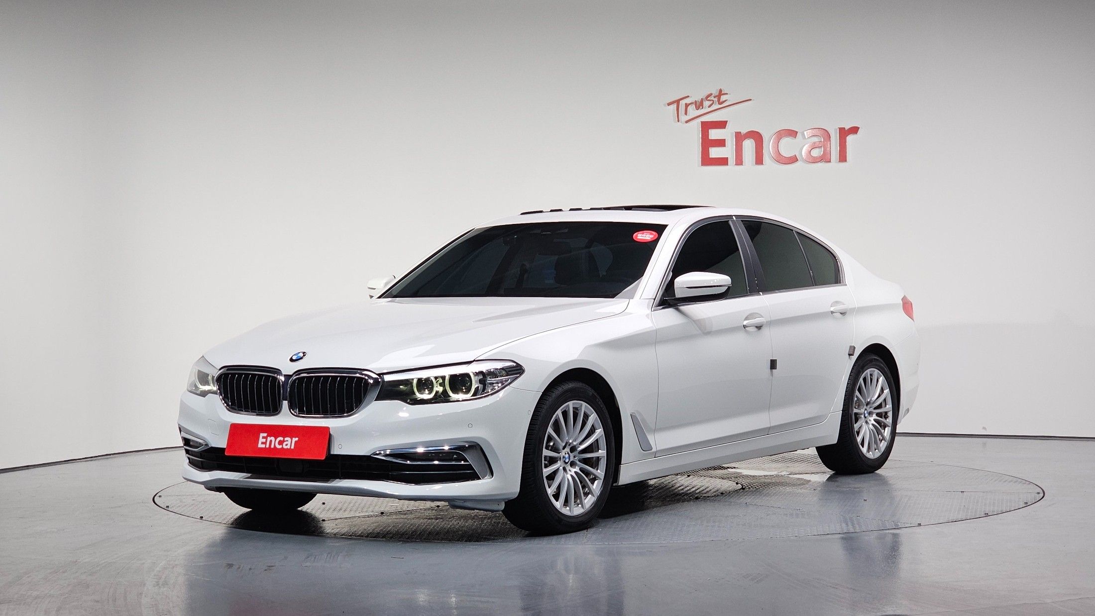 BMW 5-SERIES G30 2019
