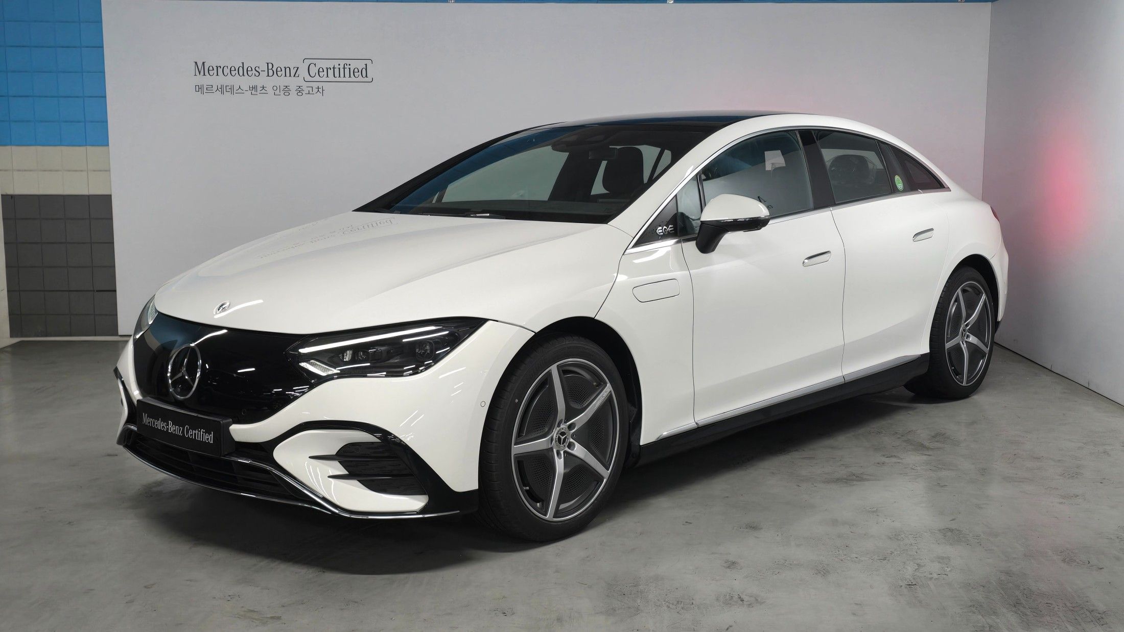 MERCEDES BENZ EQE V295 2023