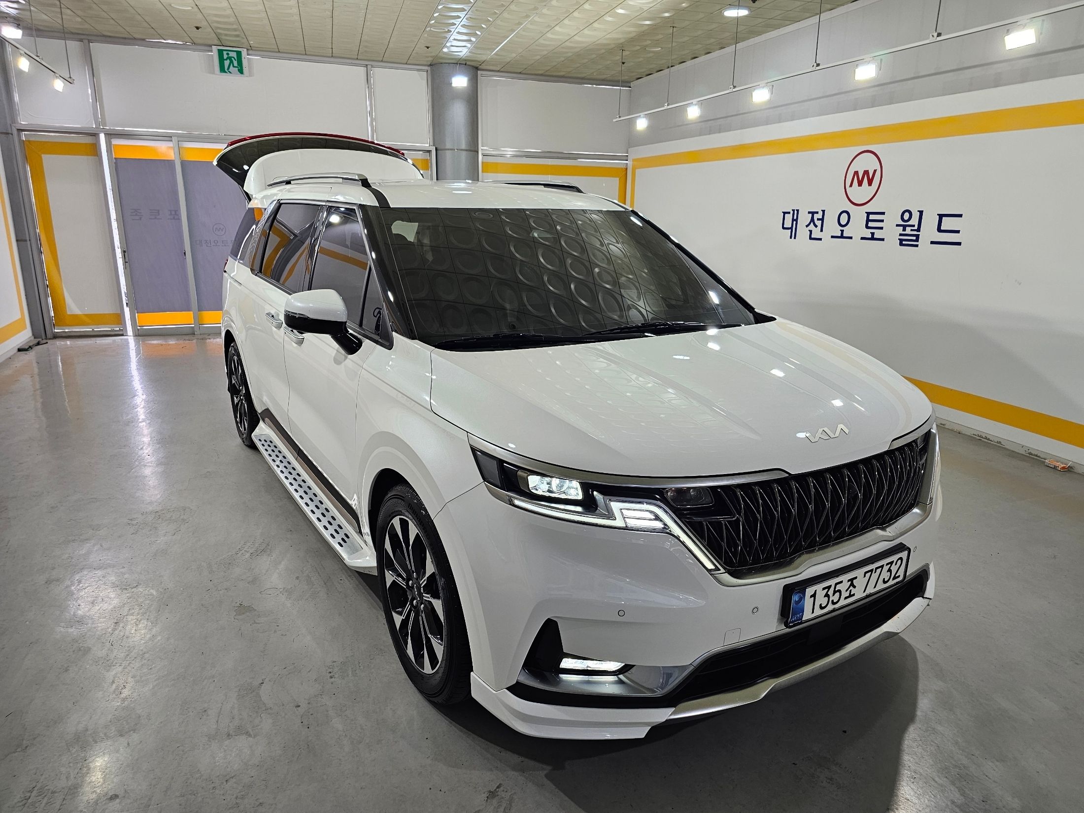 KIA CARNIVAL