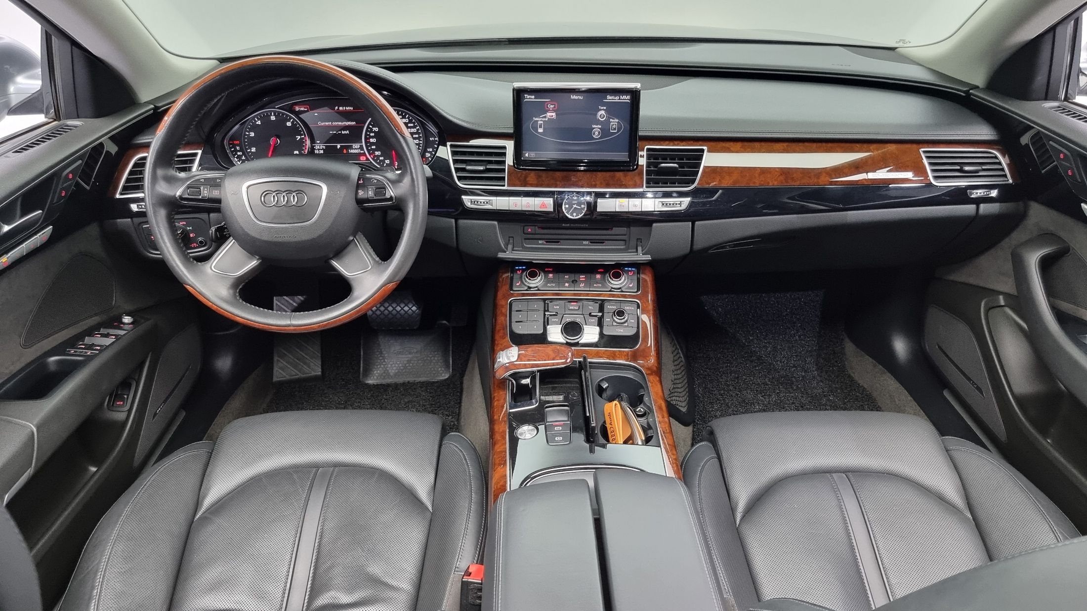 AUDI A8 2010